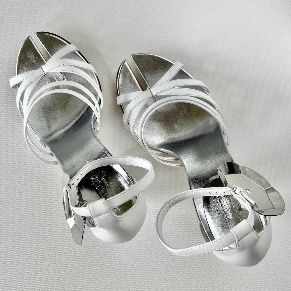 Authentic Burberry Split-toe Leather Thong Sandals ***size: EU 41 *** MSRP …